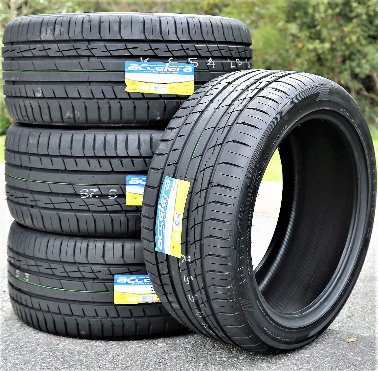 A set of 4 (quad) 285/35R21 ZR 105Y XL A/S performance tires